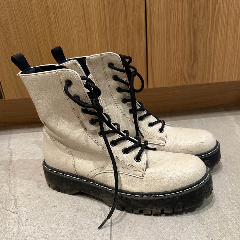 Lace up Boots